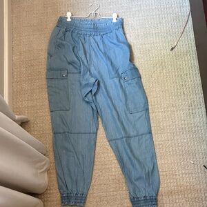 Sweaty Betty size medium 7/8 cargo trouser